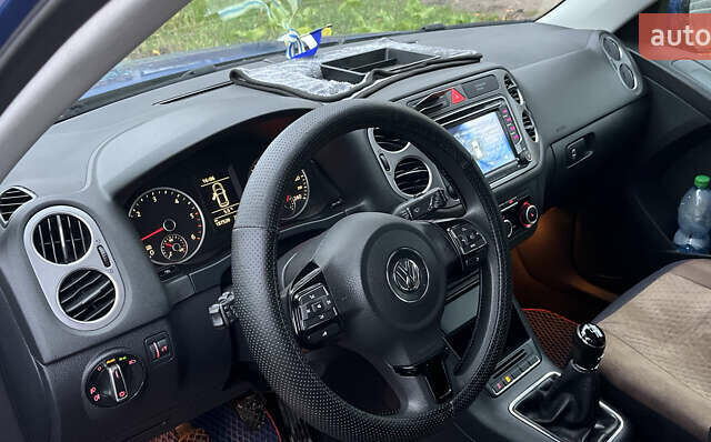 Синий Фольксваген Тигуан, объемом двигателя 2 л и пробегом 187 тыс. км за 11890 $, фото 13 на Automoto.ua