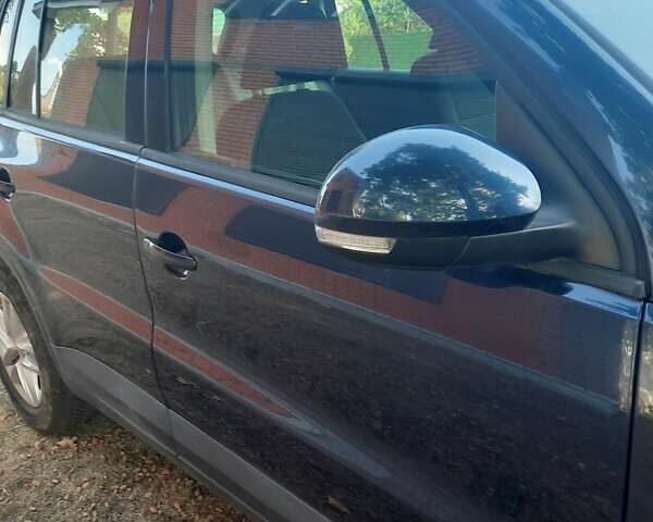 Синій Фольксваген Тігуан, об'ємом двигуна 2 л та пробігом 170 тис. км за 9500 $, фото 9 на Automoto.ua