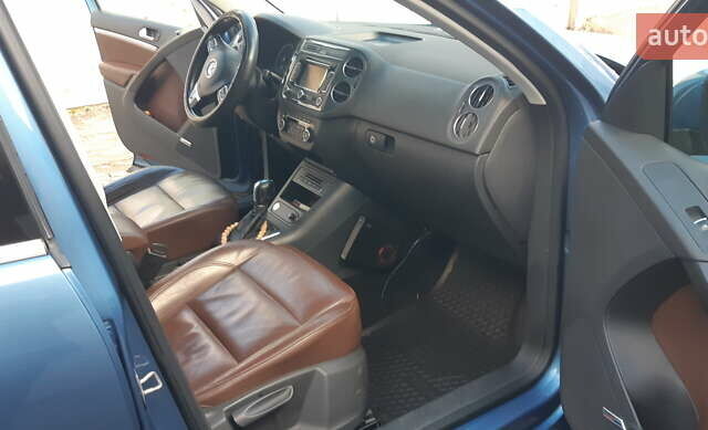 Синий Фольксваген Тигуан, объемом двигателя 1.97 л и пробегом 307 тыс. км за 12000 $, фото 7 на Automoto.ua