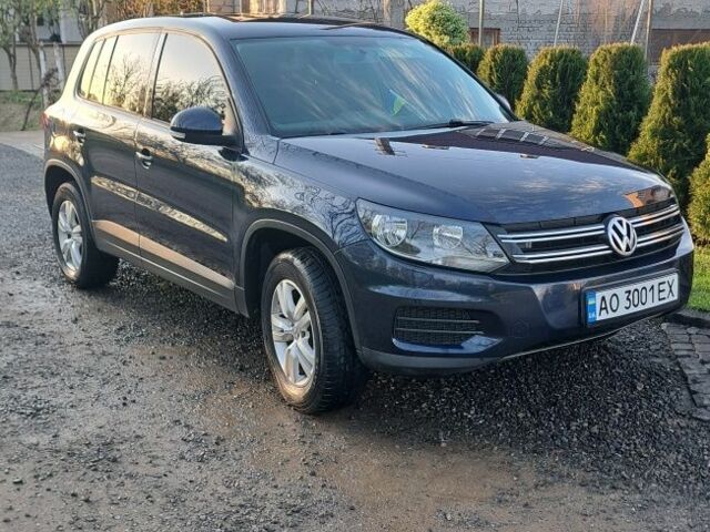 Синій Фольксваген Тігуан, об'ємом двигуна 2 л та пробігом 300 тис. км за 12000 $, фото 1 на Automoto.ua