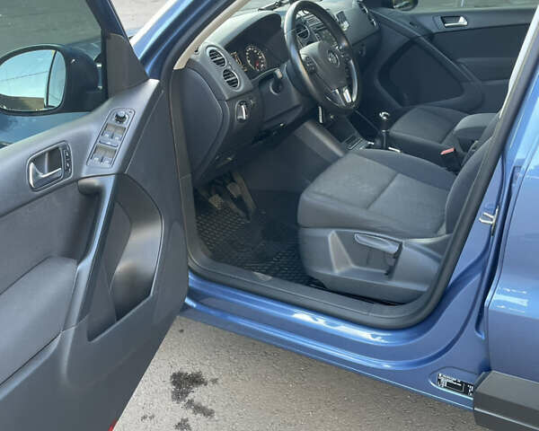 Синій Фольксваген Тігуан, об'ємом двигуна 1.97 л та пробігом 180 тис. км за 15700 $, фото 12 на Automoto.ua