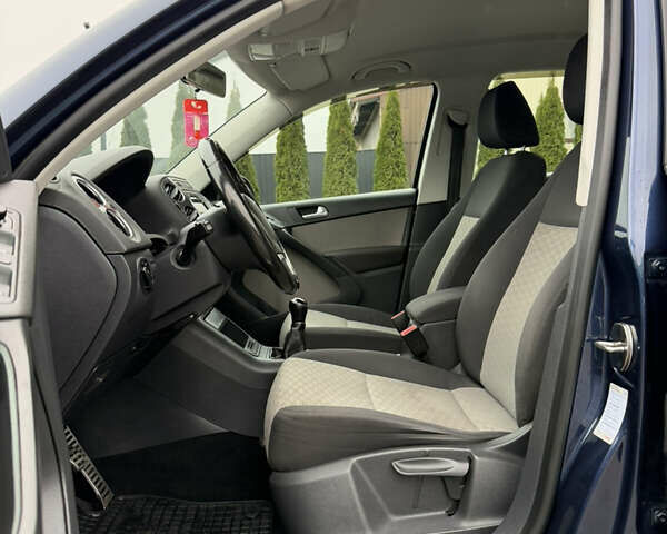 Синий Фольксваген Тигуан, объемом двигателя 1.97 л и пробегом 356 тыс. км за 12700 $, фото 24 на Automoto.ua