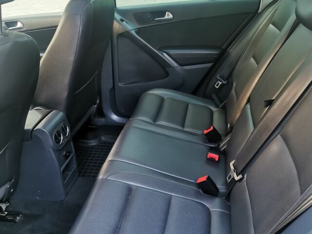 Синий Фольксваген Тигуан, объемом двигателя 2 л и пробегом 153 тыс. км за 9500 $, фото 7 на Automoto.ua