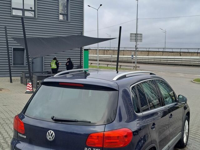 Синий Фольксваген Тигуан, объемом двигателя 2 л и пробегом 179 тыс. км за 12600 $, фото 3 на Automoto.ua