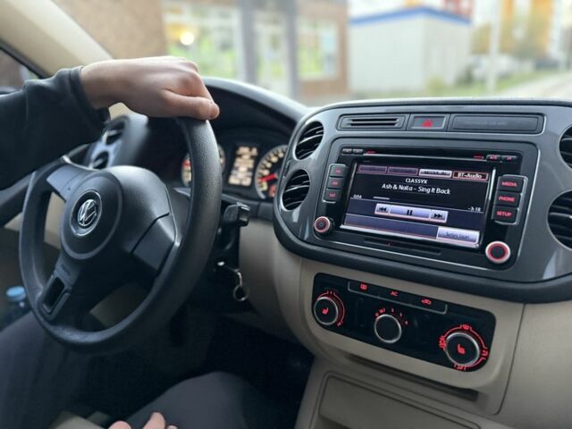 Синий Фольксваген Тигуан, объемом двигателя 2 л и пробегом 210 тыс. км за 9800 $, фото 21 на Automoto.ua