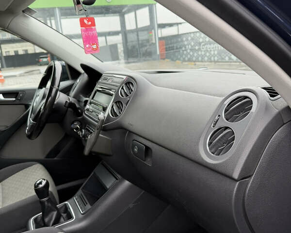 Синий Фольксваген Тигуан, объемом двигателя 1.97 л и пробегом 356 тыс. км за 12700 $, фото 27 на Automoto.ua