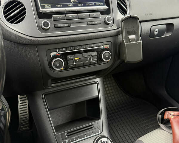 Синий Фольксваген Тигуан, объемом двигателя 1.97 л и пробегом 356 тыс. км за 12700 $, фото 30 на Automoto.ua