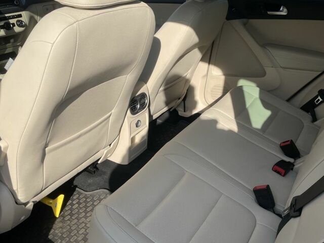 Синий Фольксваген Тигуан, объемом двигателя 2 л и пробегом 203 тыс. км за 13700 $, фото 6 на Automoto.ua