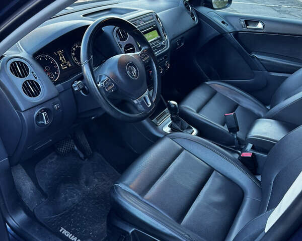 Синий Фольксваген Тигуан, объемом двигателя 2 л и пробегом 252 тыс. км за 9800 $, фото 12 на Automoto.ua