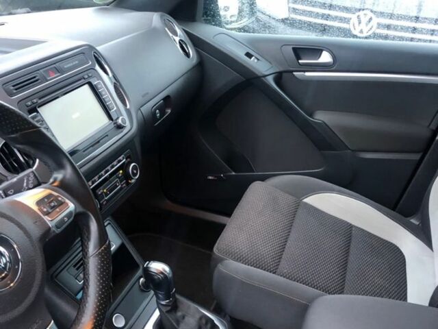 Синий Фольксваген Тигуан, объемом двигателя 2 л и пробегом 180 тыс. км за 5800 $, фото 7 на Automoto.ua