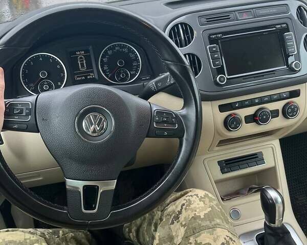 Синий Фольксваген Тигуан, объемом двигателя 1.98 л и пробегом 175 тыс. км за 12800 $, фото 4 на Automoto.ua