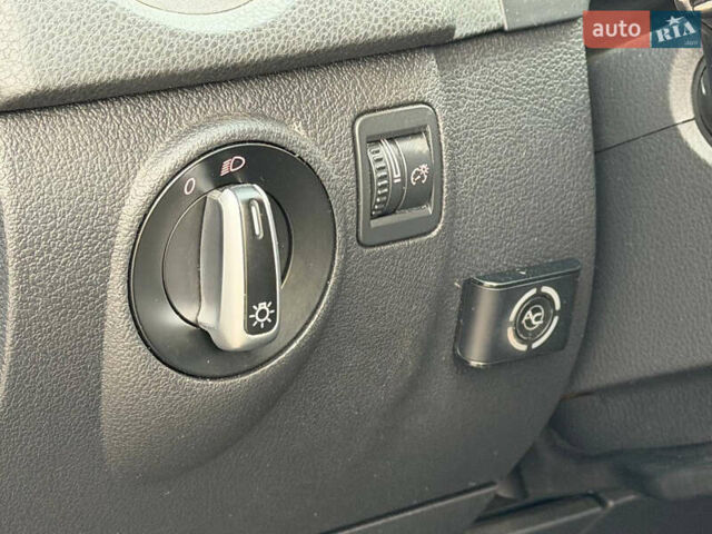 Синий Фольксваген Тигуан, объемом двигателя 2 л и пробегом 170 тыс. км за 10200 $, фото 10 на Automoto.ua