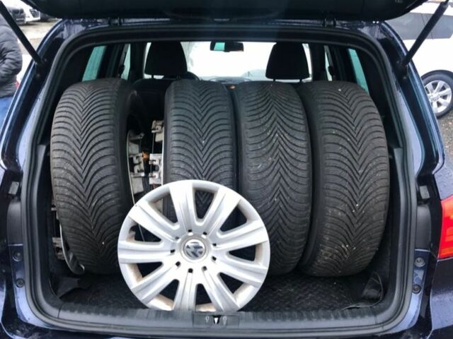 Синий Фольксваген Тигуан, объемом двигателя 2 л и пробегом 180 тыс. км за 5800 $, фото 9 на Automoto.ua