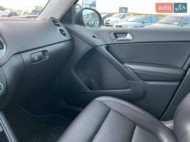 Синий Фольксваген Тигуан, объемом двигателя 2 л и пробегом 122 тыс. км за 14990 $, фото 28 на Automoto.ua