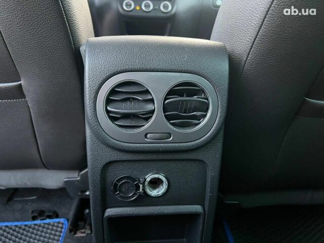 Синий Фольксваген Тигуан, объемом двигателя 2 л и пробегом 122 тыс. км за 14990 $, фото 31 на Automoto.ua