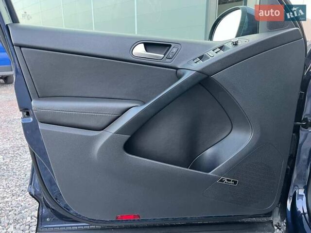 Синий Фольксваген Тигуан, объемом двигателя 2 л и пробегом 122 тыс. км за 14990 $, фото 13 на Automoto.ua