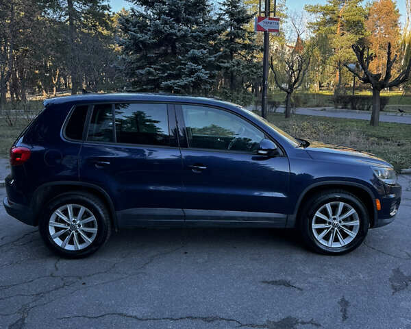 Синий Фольксваген Тигуан, объемом двигателя 2 л и пробегом 252 тыс. км за 9800 $, фото 4 на Automoto.ua