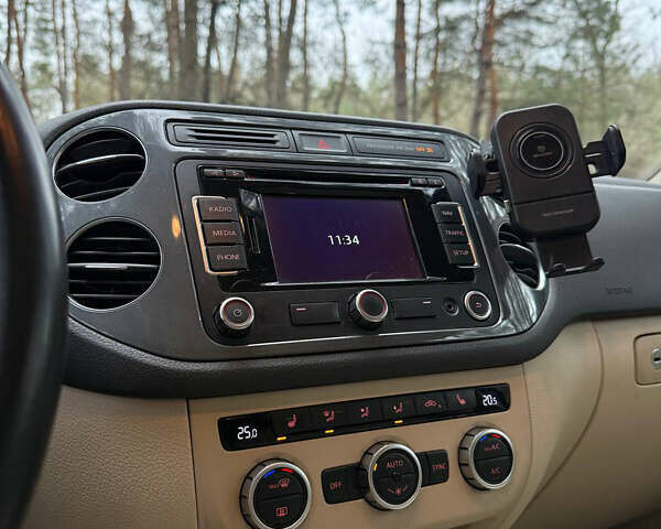 Синій Фольксваген Тігуан, об'ємом двигуна 1.98 л та пробігом 110 тис. км за 13700 $, фото 5 на Automoto.ua