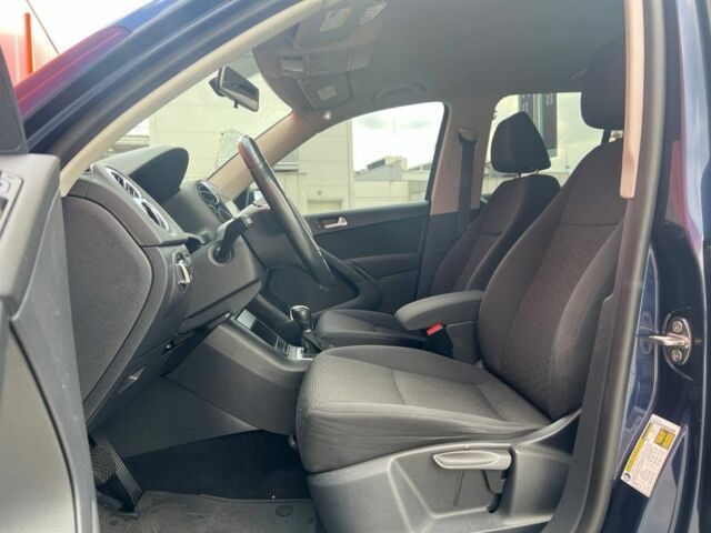 Синій Фольксваген Тігуан, об'ємом двигуна 2 л та пробігом 220 тис. км за 12000 $, фото 18 на Automoto.ua