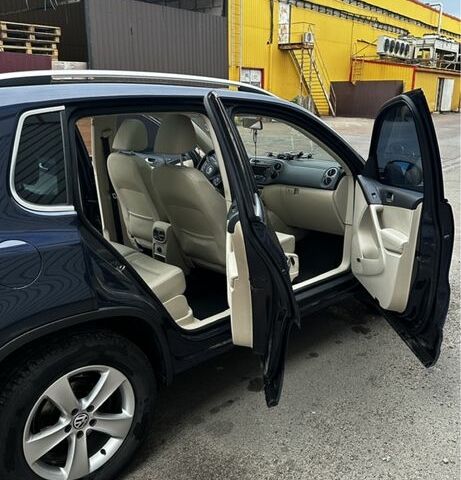 Синій Фольксваген Тігуан, об'ємом двигуна 2 л та пробігом 268 тис. км за 13917 $, фото 3 на Automoto.ua