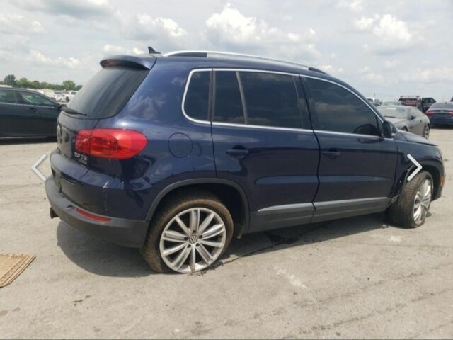 Синій Фольксваген Тігуан, об'ємом двигуна 2 л та пробігом 288 тис. км за 8950 $, фото 5 на Automoto.ua