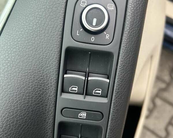 Синий Фольксваген Тигуан, объемом двигателя 2 л и пробегом 299 тыс. км за 12950 $, фото 26 на Automoto.ua