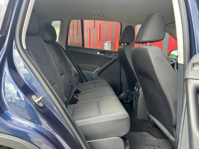 Синій Фольксваген Тігуан, об'ємом двигуна 2 л та пробігом 220 тис. км за 12000 $, фото 14 на Automoto.ua