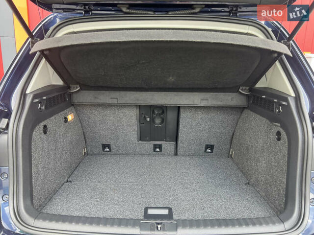 Синий Фольксваген Тигуан, объемом двигателя 2 л и пробегом 219 тыс. км за 12000 $, фото 21 на Automoto.ua