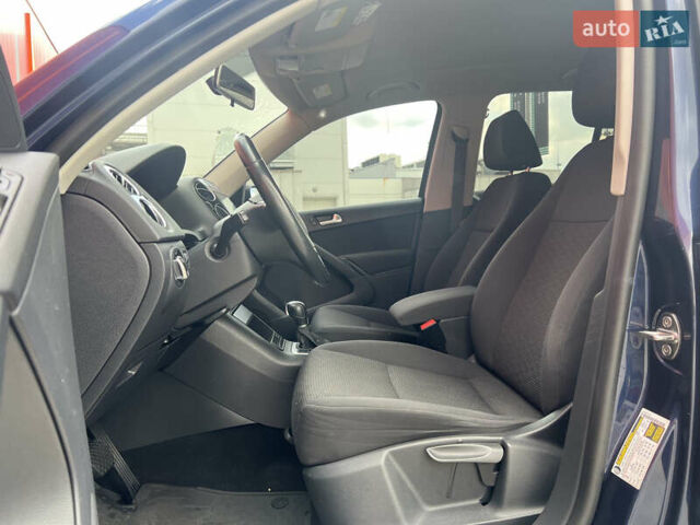 Синий Фольксваген Тигуан, объемом двигателя 2 л и пробегом 219 тыс. км за 12000 $, фото 18 на Automoto.ua