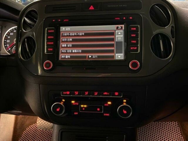 Синий Фольксваген Тигуан, объемом двигателя 2 л и пробегом 173 тыс. км за 17500 $, фото 9 на Automoto.ua