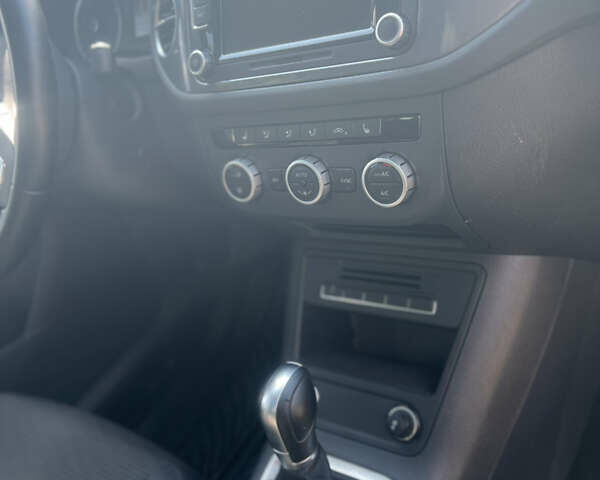 Синий Фольксваген Тигуан, объемом двигателя 1.98 л и пробегом 158 тыс. км за 12600 $, фото 9 на Automoto.ua