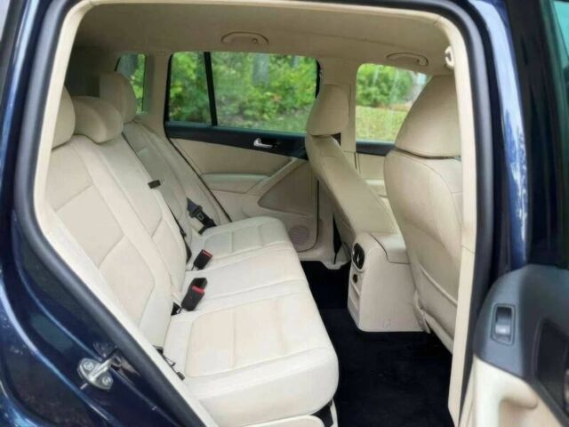 Синій Фольксваген Тігуан, об'ємом двигуна 2 л та пробігом 77 тис. км за 7700 $, фото 8 на Automoto.ua