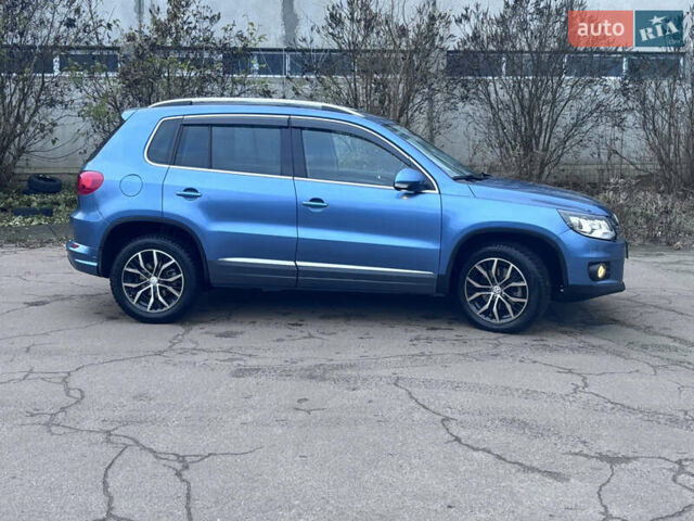 Синій Фольксваген Тігуан, об'ємом двигуна 1.97 л та пробігом 257 тис. км за 12500 $, фото 2 на Automoto.ua