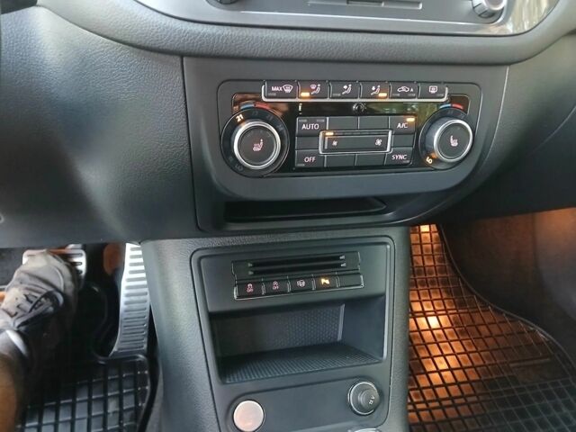 Синий Фольксваген Тигуан, объемом двигателя 2 л и пробегом 174 тыс. км за 8500 $, фото 14 на Automoto.ua