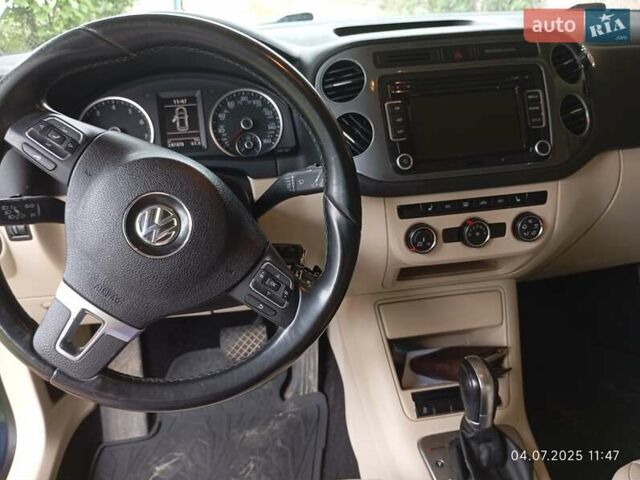 Синій Фольксваген Тігуан, об'ємом двигуна 1.98 л та пробігом 250 тис. км за 14000 $, фото 9 на Automoto.ua
