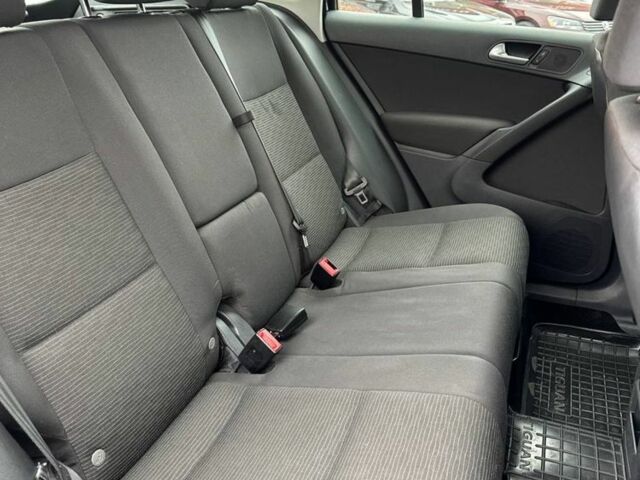 Синий Фольксваген Тигуан, объемом двигателя 2 л и пробегом 100 тыс. км за 13300 $, фото 5 на Automoto.ua