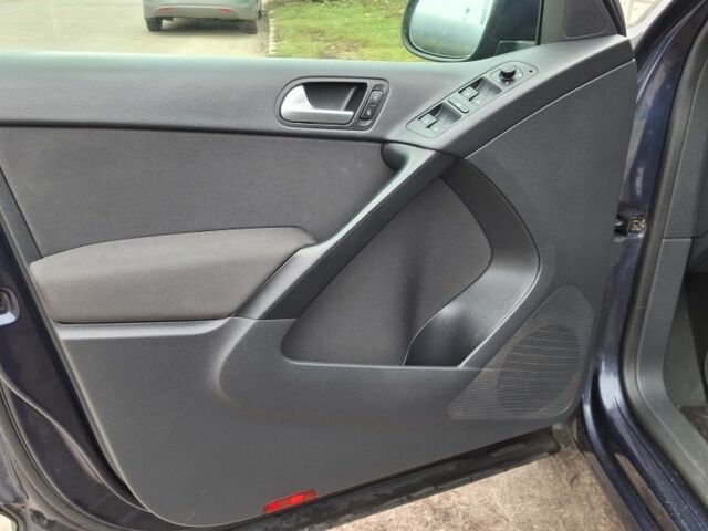 Синий Фольксваген Тигуан, объемом двигателя 2 л и пробегом 160 тыс. км за 12500 $, фото 9 на Automoto.ua