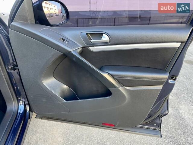 Синий Фольксваген Тигуан, объемом двигателя 2 л и пробегом 165 тыс. км за 16200 $, фото 49 на Automoto.ua