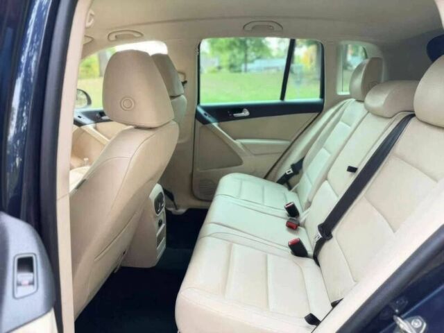 Синій Фольксваген Тігуан, об'ємом двигуна 2 л та пробігом 77 тис. км за 7700 $, фото 9 на Automoto.ua