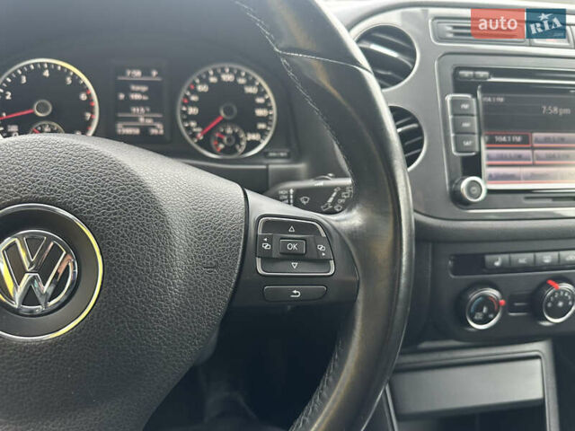 Синій Фольксваген Тігуан, об'ємом двигуна 2 л та пробігом 139 тис. км за 13500 $, фото 42 на Automoto.ua