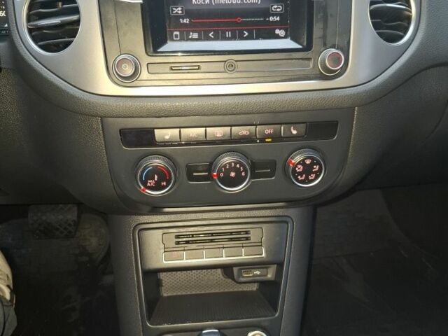 Синій Фольксваген Тігуан, об'ємом двигуна 2 л та пробігом 208 тис. км за 13500 $, фото 6 на Automoto.ua