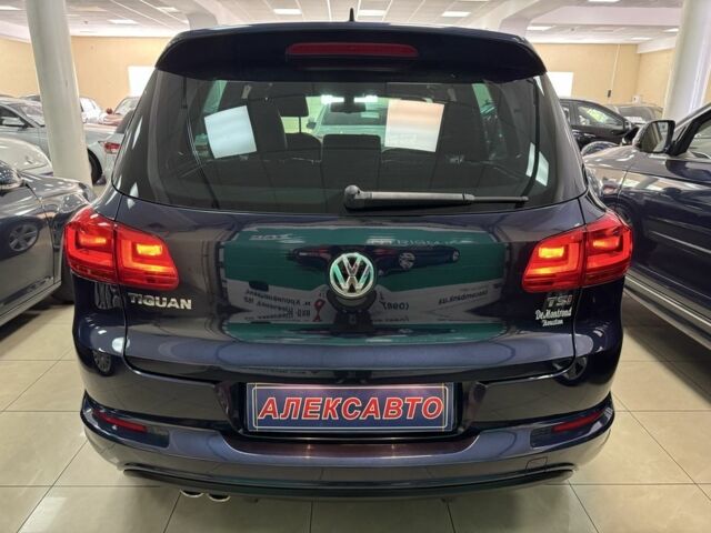 Синий Фольксваген Тигуан, объемом двигателя 2 л и пробегом 70 тыс. км за 16000 $, фото 3 на Automoto.ua