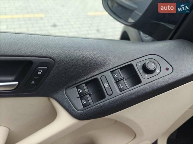 Синий Фольксваген Тигуан, объемом двигателя 1.98 л и пробегом 95 тыс. км за 12500 $, фото 21 на Automoto.ua