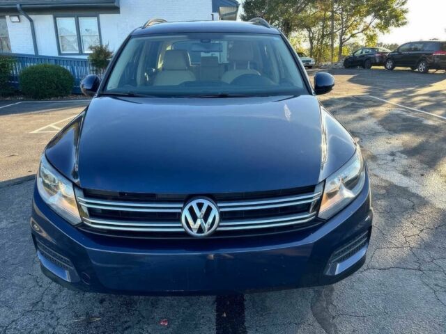 Синий Фольксваген Тигуан, объемом двигателя 2 л и пробегом 70 тыс. км за 9500 $, фото 1 на Automoto.ua