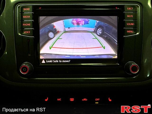 Синий Фольксваген Тигуан, объемом двигателя 2 л и пробегом 70 тыс. км за 16000 $, фото 7 на Automoto.ua