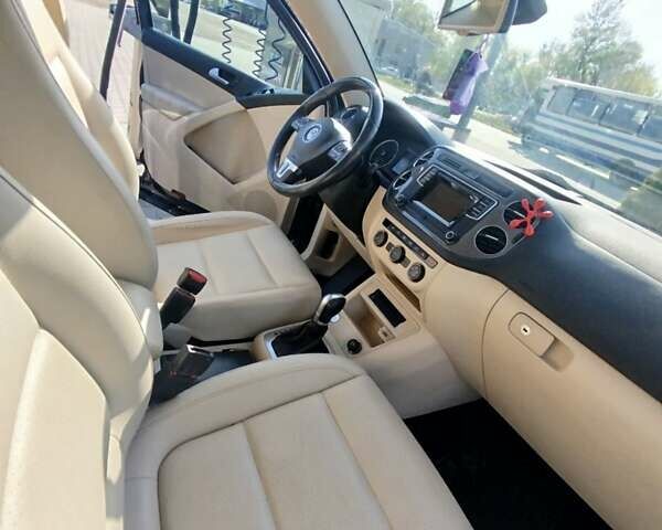 Синій Фольксваген Тігуан, об'ємом двигуна 2 л та пробігом 236 тис. км за 12900 $, фото 3 на Automoto.ua