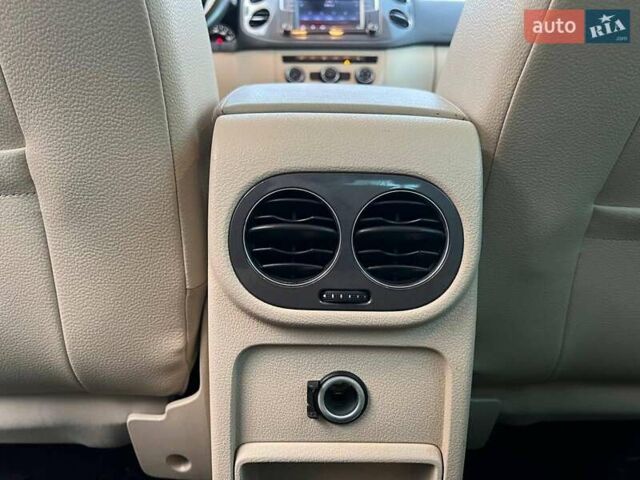 Синий Фольксваген Тигуан, объемом двигателя 2 л и пробегом 191 тыс. км за 14490 $, фото 36 на Automoto.ua