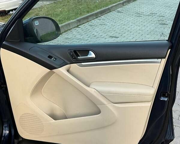 Синий Фольксваген Тигуан, объемом двигателя 2 л и пробегом 129 тыс. км за 14100 $, фото 37 на Automoto.ua