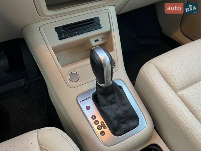 Синий Фольксваген Тигуан, объемом двигателя 2 л и пробегом 191 тыс. км за 14490 $, фото 29 на Automoto.ua