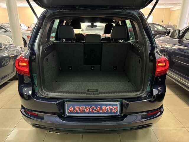 Синий Фольксваген Тигуан, объемом двигателя 2 л и пробегом 70 тыс. км за 16000 $, фото 4 на Automoto.ua